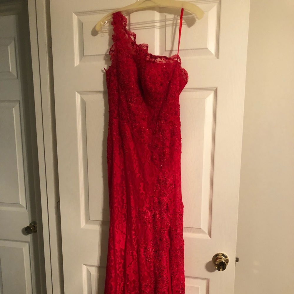 One shoulder red lace dress